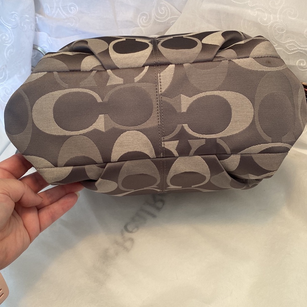 Coach Brooke Hobo EUC silver/gray - Picture 11 of 11
